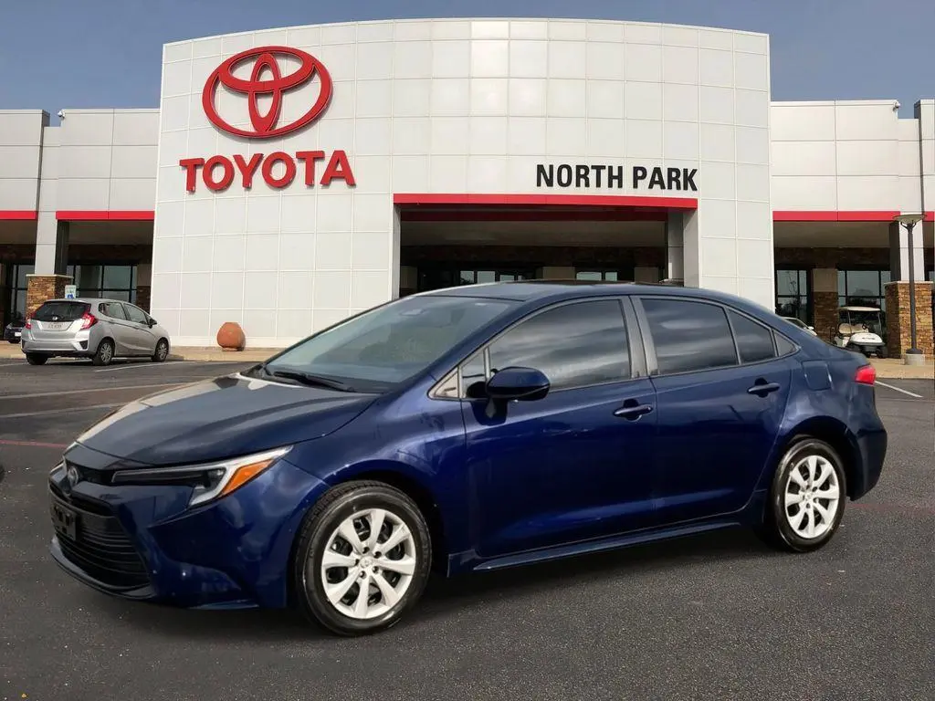 2025 Toyota Corolla Hybrid LE