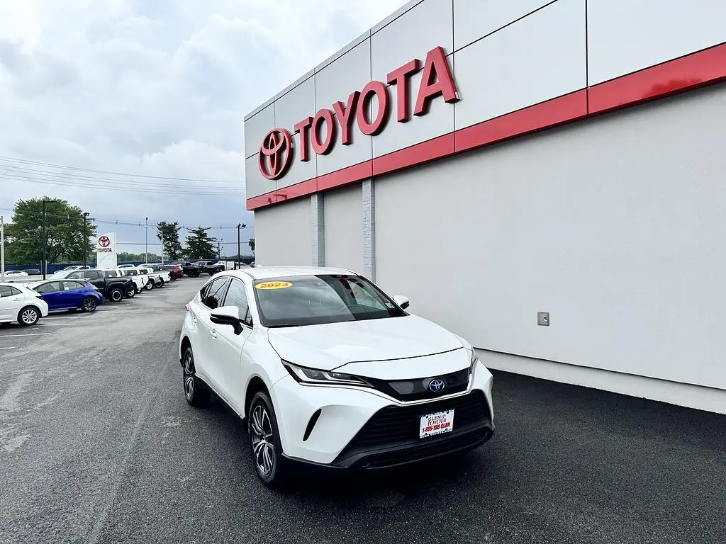 2023 Toyota Venza LE