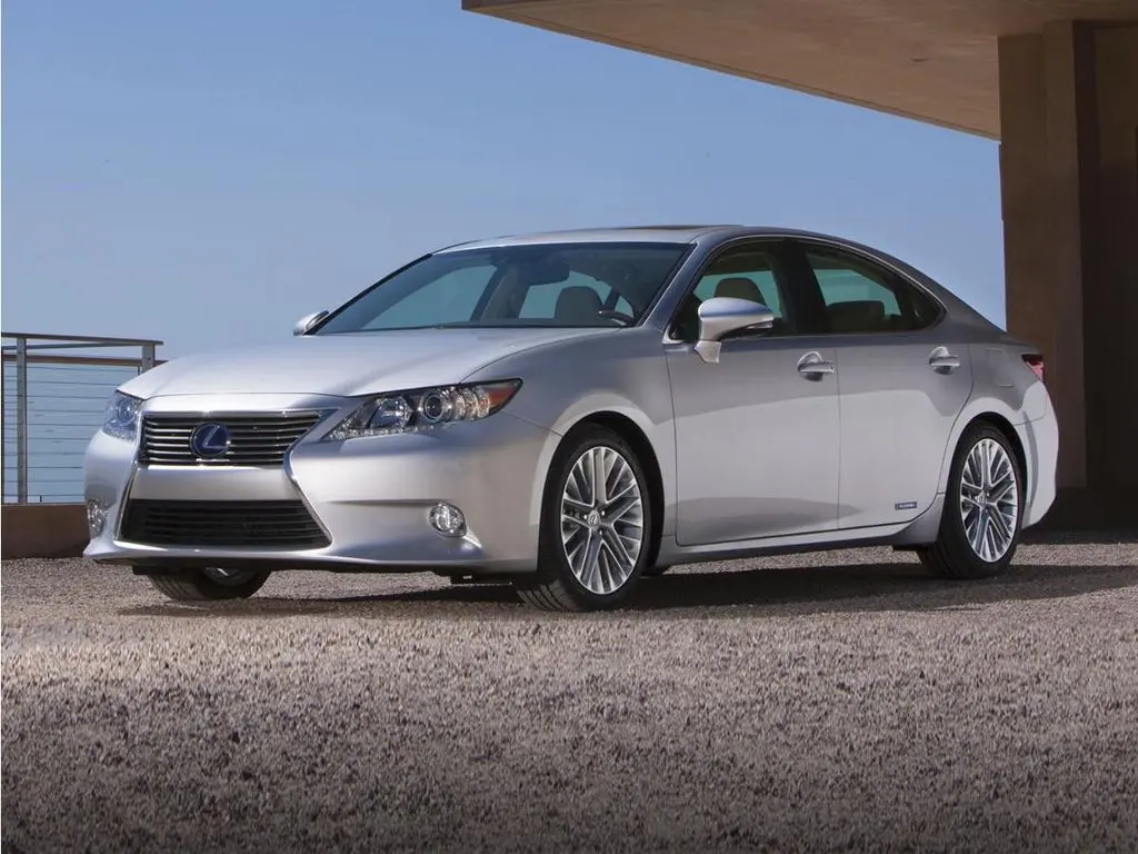2015 Lexus ES 300h Base