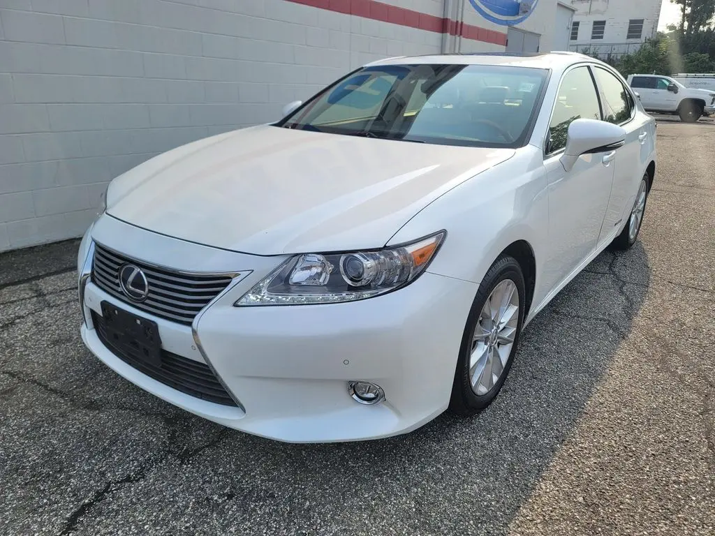 2015 Lexus ES 300h Base