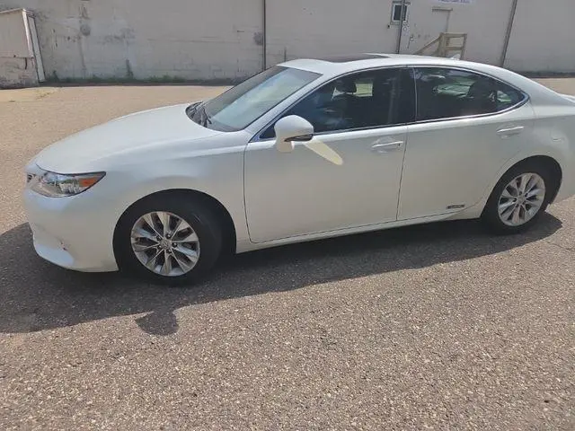 2013 Lexus ES 300h Base