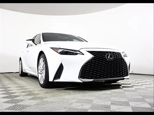 2023 Lexus IS 300 Comfort