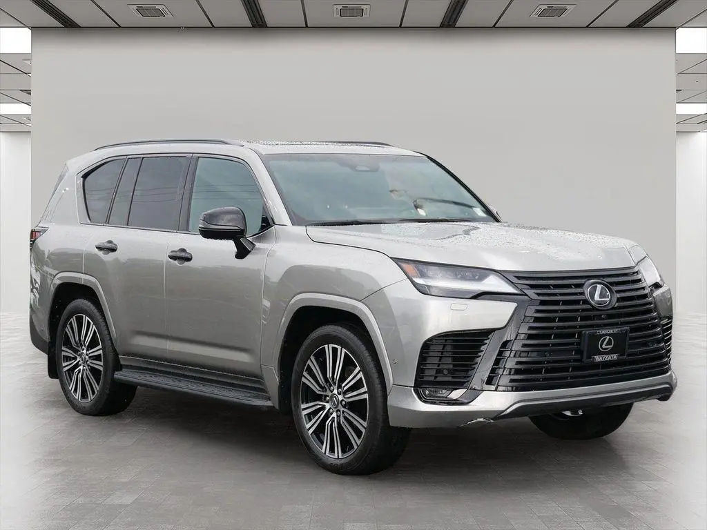 2025 Lexus LX 700h Luxury