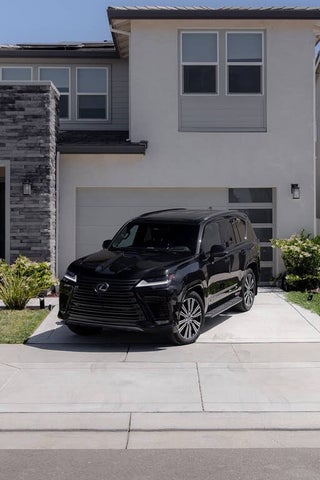 2025 Lexus LX 700h Luxury