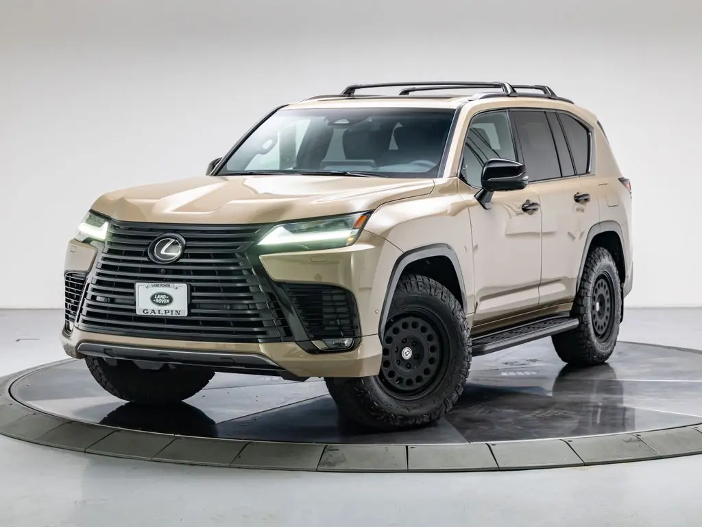 2025 Lexus LX 700h Overtrail