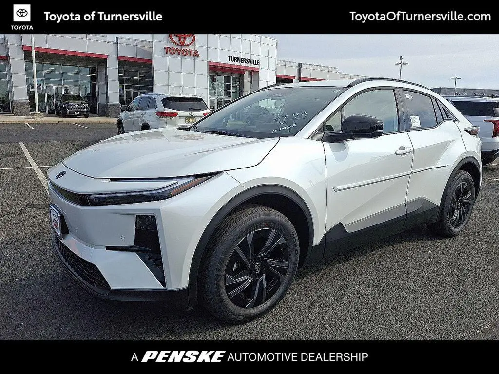 2026 Toyota C-HR SE