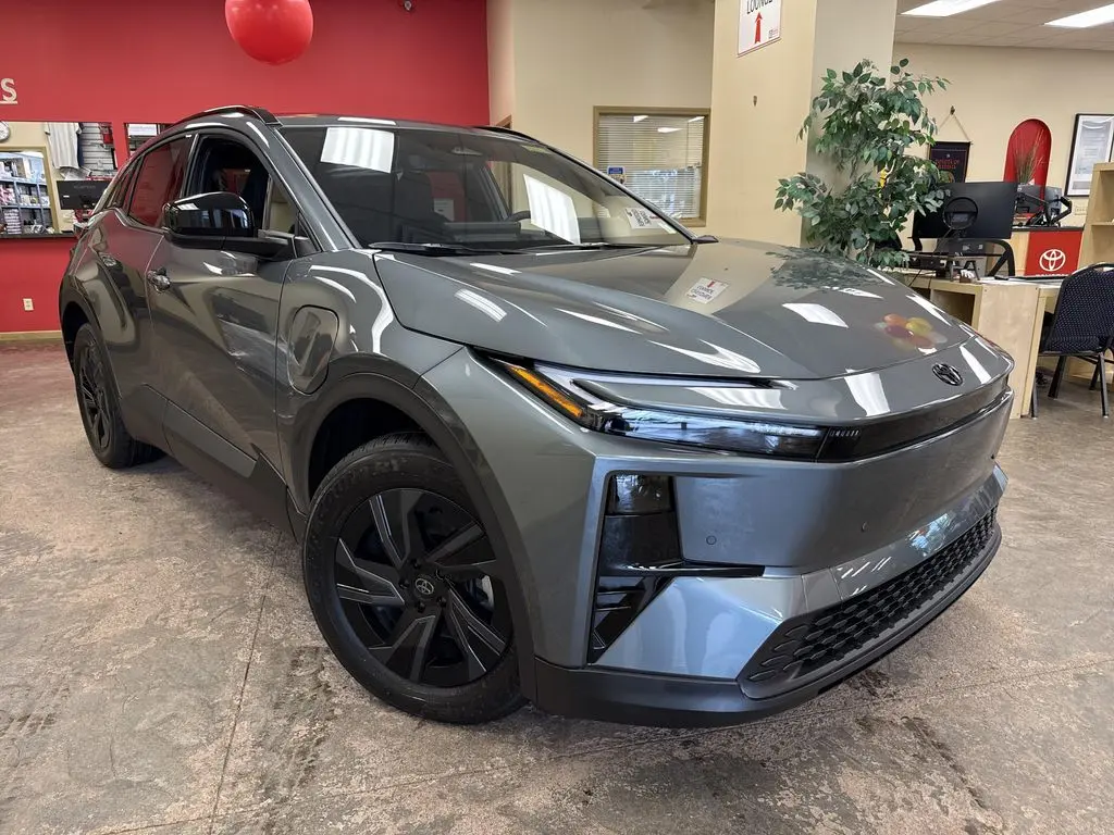 2026 Toyota C-HR XSE