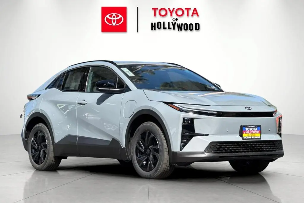 2026 Toyota C-HR SE