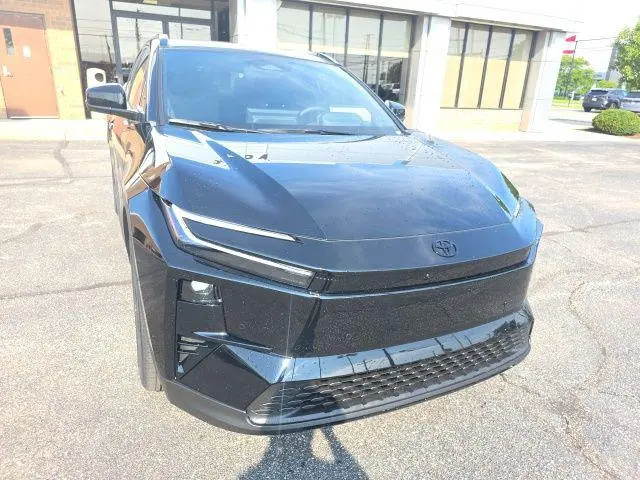 2026 Toyota C-HR XSE