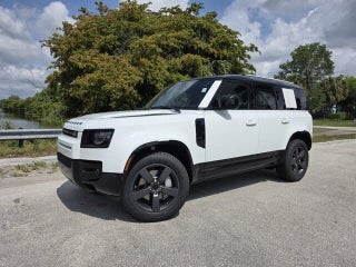 2026 Land Rover Defender 110 X-Dynamic SE