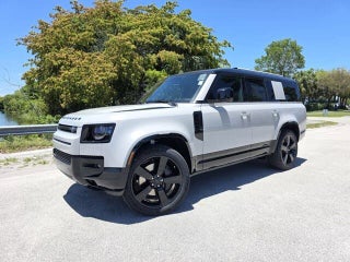 2026 Land Rover Defender 130 X-Dynamic SE