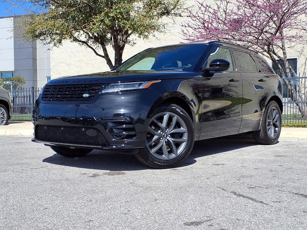 2026 Land Rover Range Rover Velar Dynamic SE