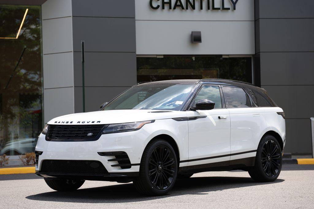 2026 Land Rover Range Rover Velar Dynamic SE