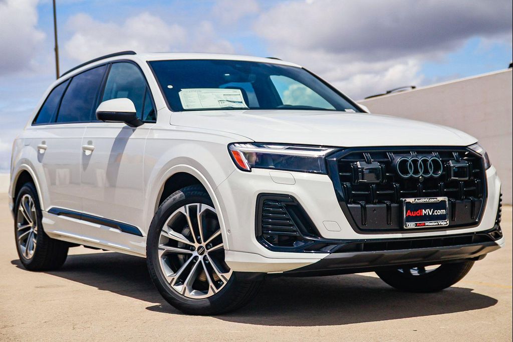2026 Audi Q7 Premium