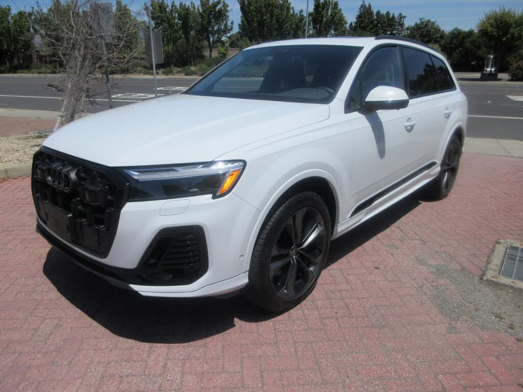 2025 Audi Q7 Premium Plus