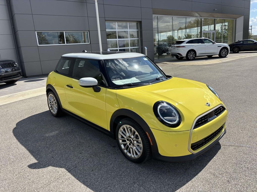 2026 MINI Hardtop Signature Plus