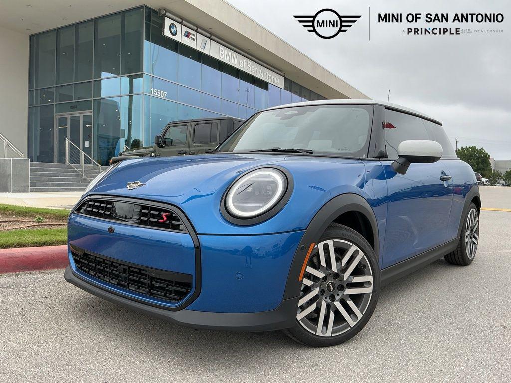 2026 MINI Hardtop Signature Plus