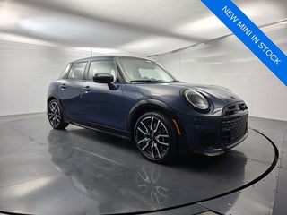 2026 MINI Hardtop 4 Door Iconic