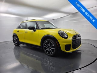 2026 MINI Hardtop 4 Door Iconic