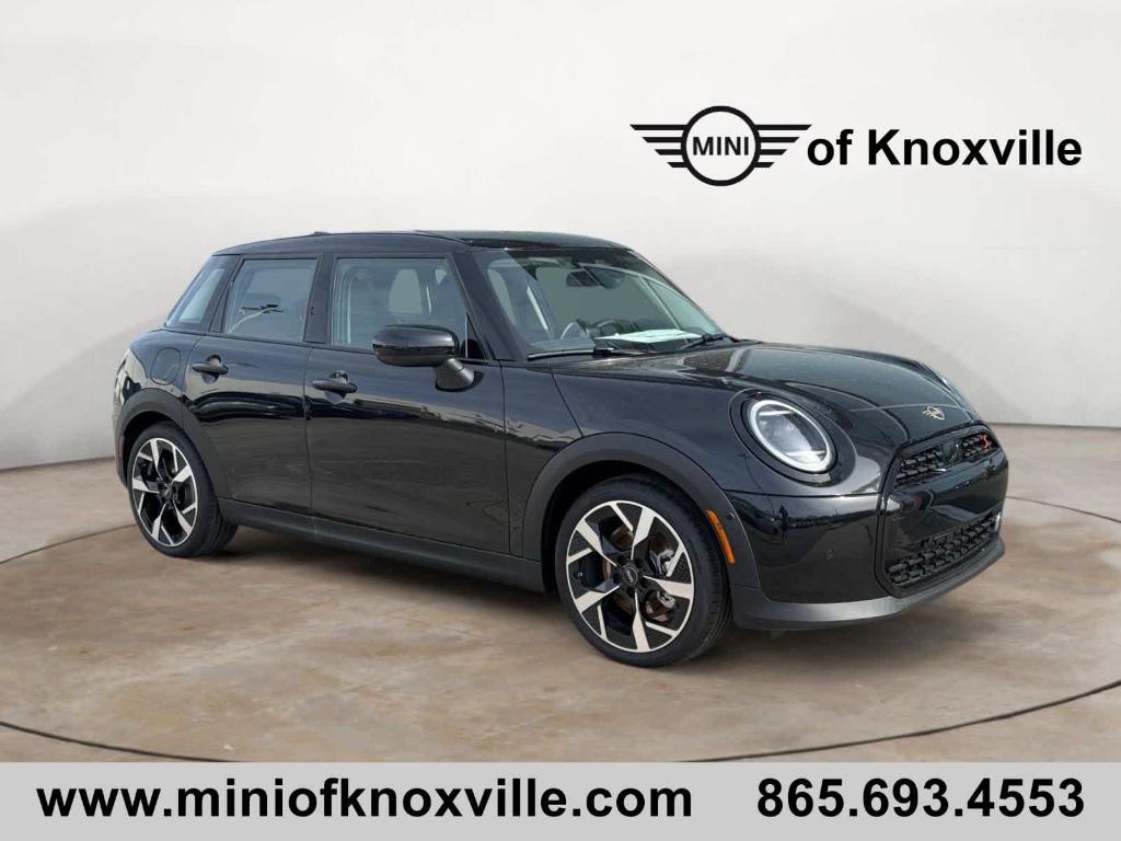 2025 MINI Hardtop Signature Plus