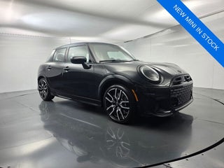 2026 MINI Hardtop 4 Door Iconic