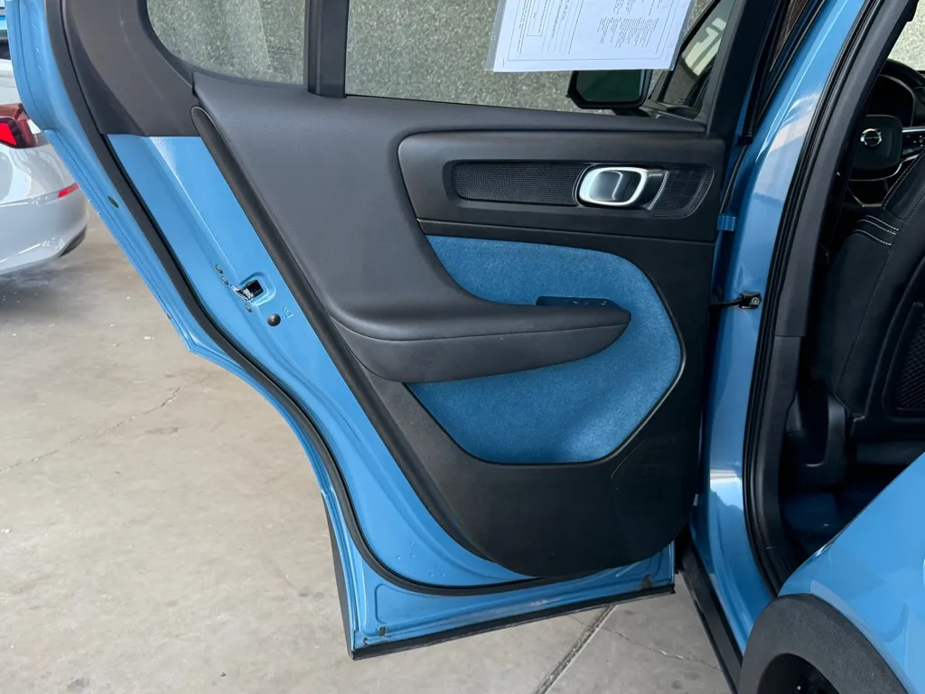 2023 Volvo C40 Ultimate
